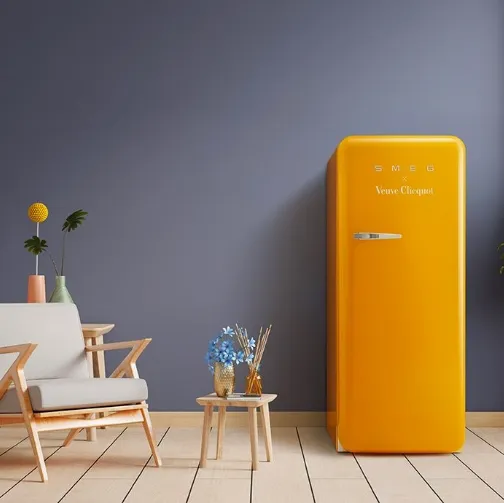 Frigorifero Veuve Clicquot di Smeg