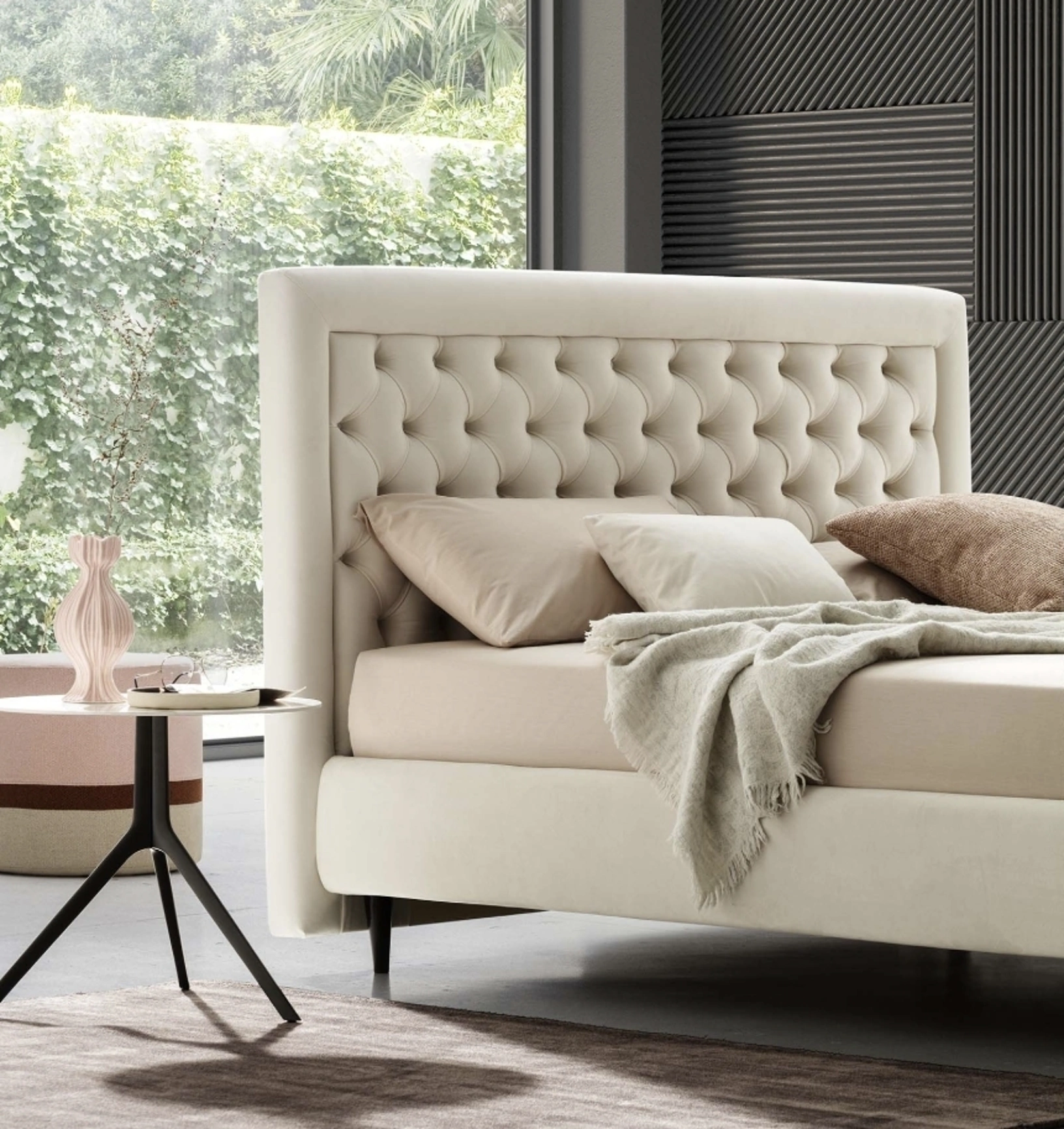 Letto Monet imbottito e trapuntato di Le Comfort