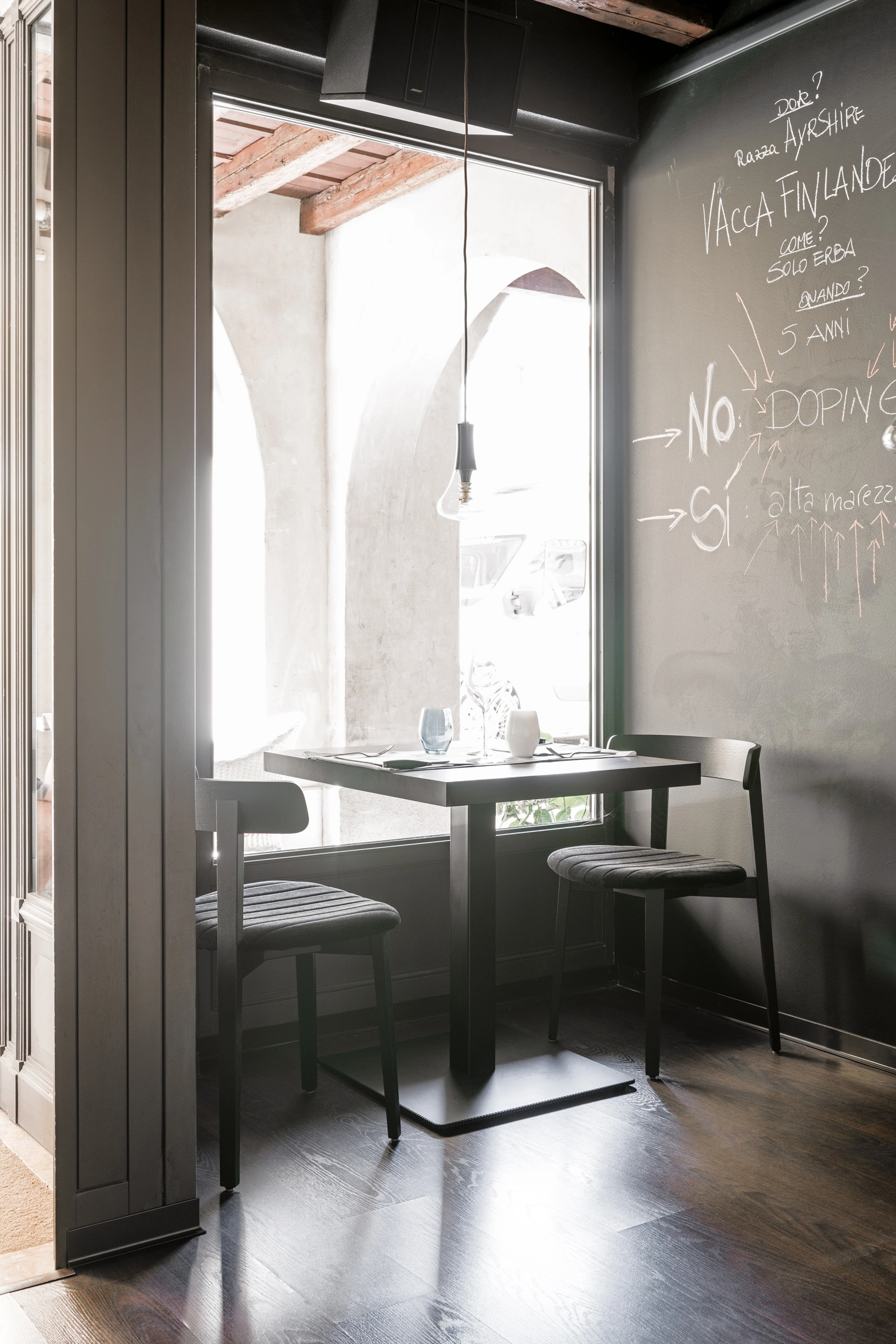 Sedia in legno Maya di Midj