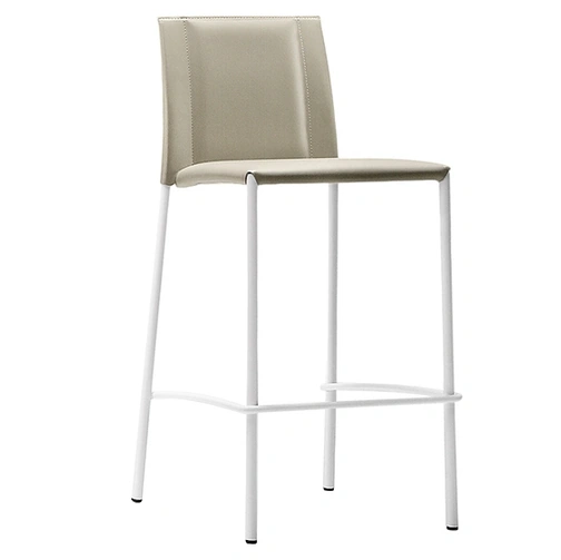 Sgabello in cuoio Silvy di Midj