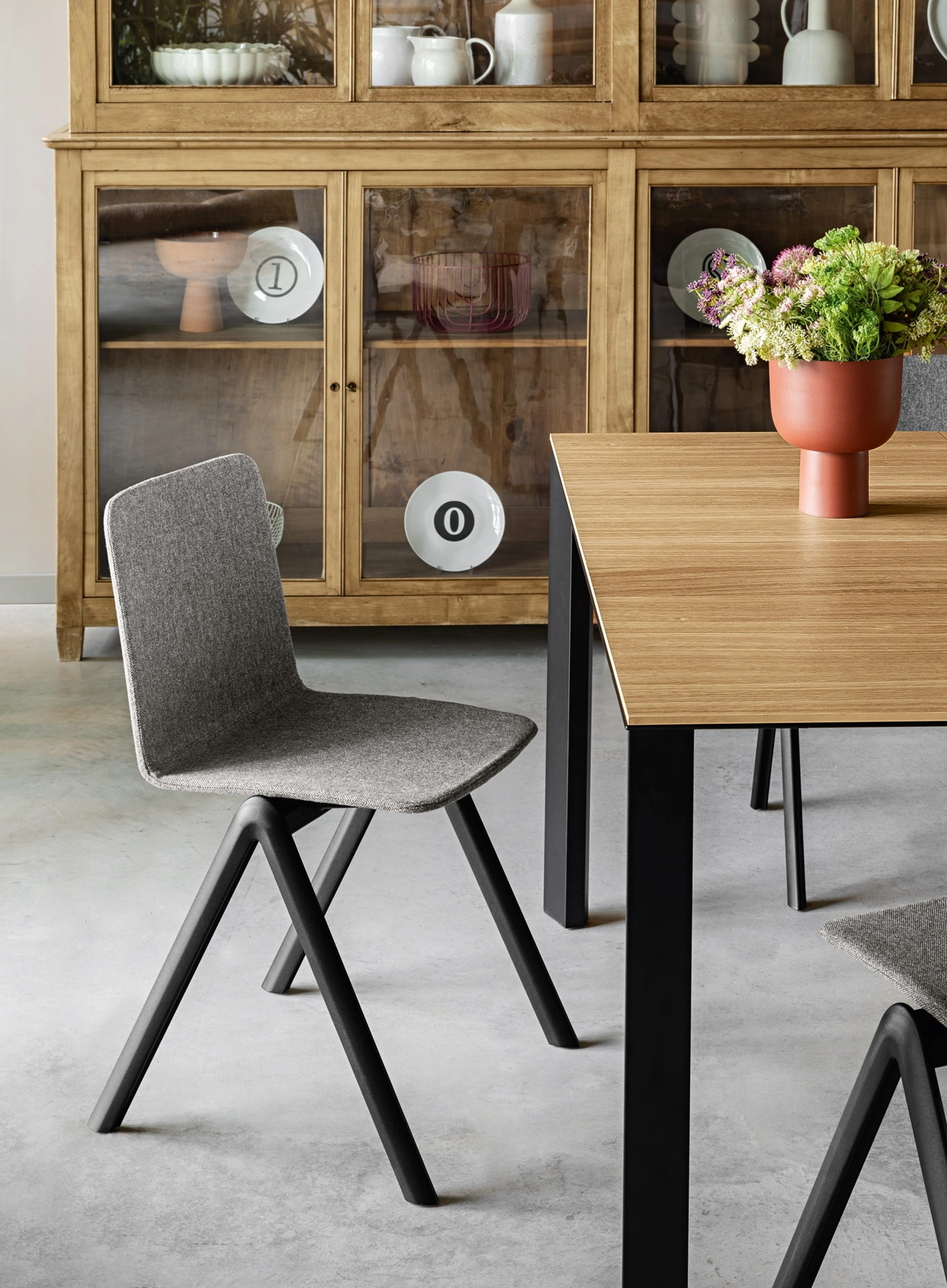 Sedia impilabile Stack Imbottita di Midj