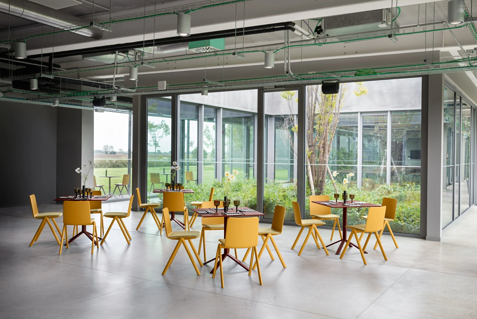 Sedia impilabile Stack di Midj